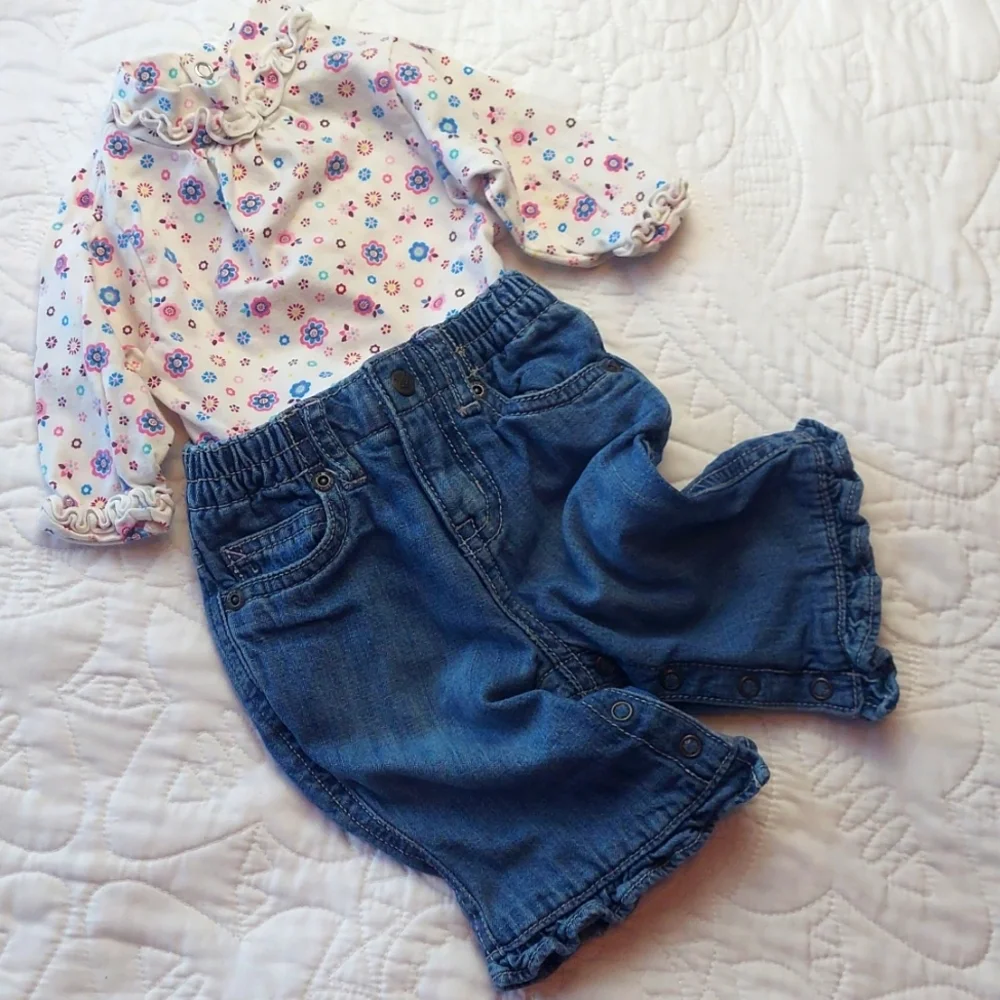 * Children's Place Floral Print Baby Girl Bodysuit and Denim Jeans, 0-3 months